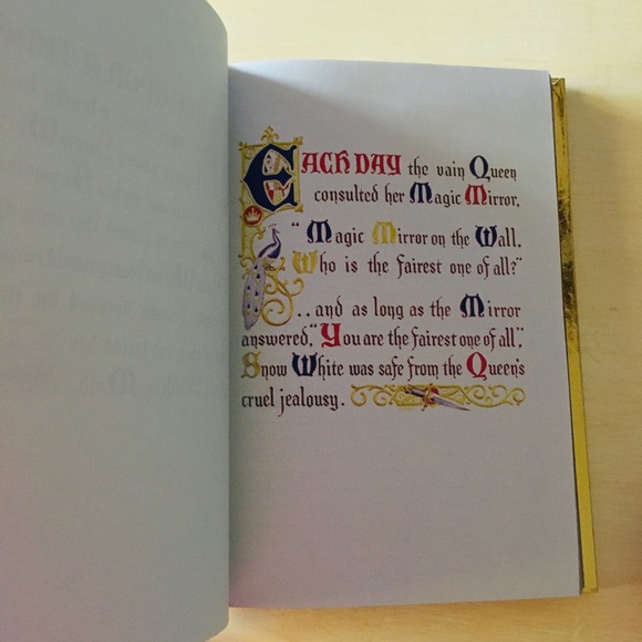 ✨ New Disney Parks Snow White and the Seven Dwarfs Storybook Journal ✨ - Picture 7 of 16